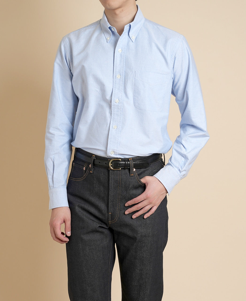 Kamakura Vintage Ivy Oxford in light blue — worn tucked in